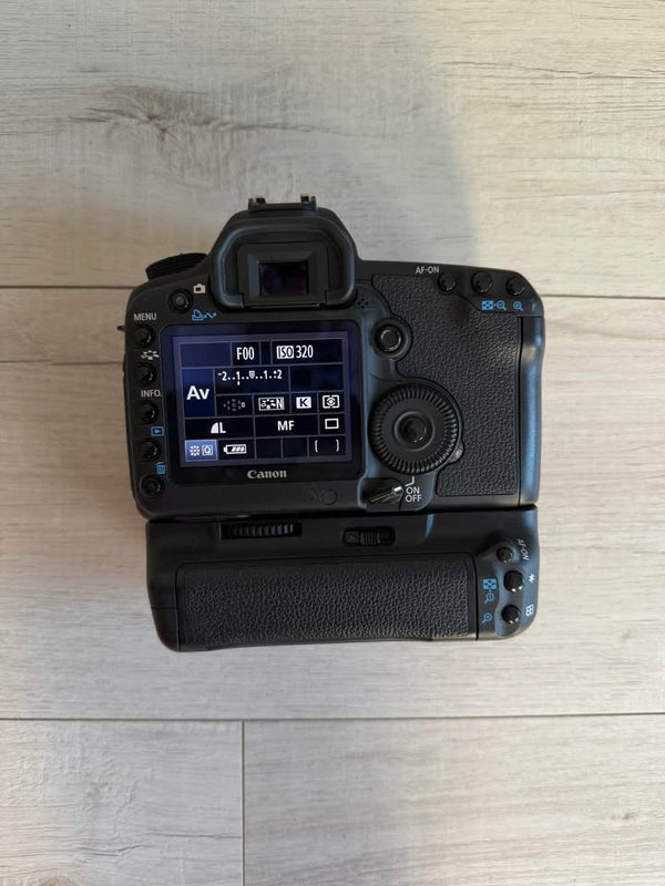 Canon 5D Mark II , Bg-E6 grip low actuations