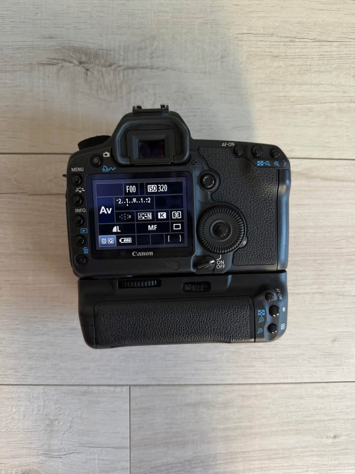 Canon 5D Mark II , Bg-E6 grip low actuations – clinty