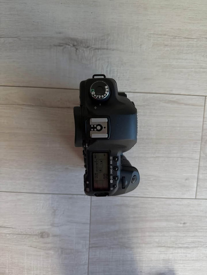 Canon 5D Mark II , Bg-E6 grip low actuations – clinty