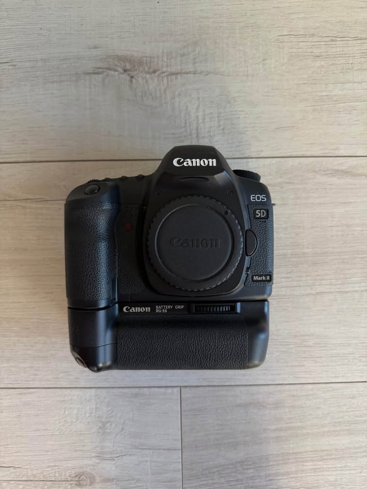 Canon 5D Mark II , Bg-E6 grip low actuations